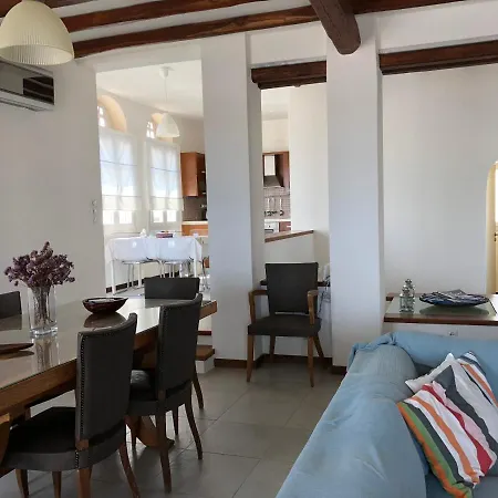 Casa vacanze Luxury House At The Port Of *