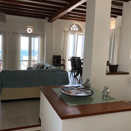 Luxury House At The Port Of Wyspa Tinos